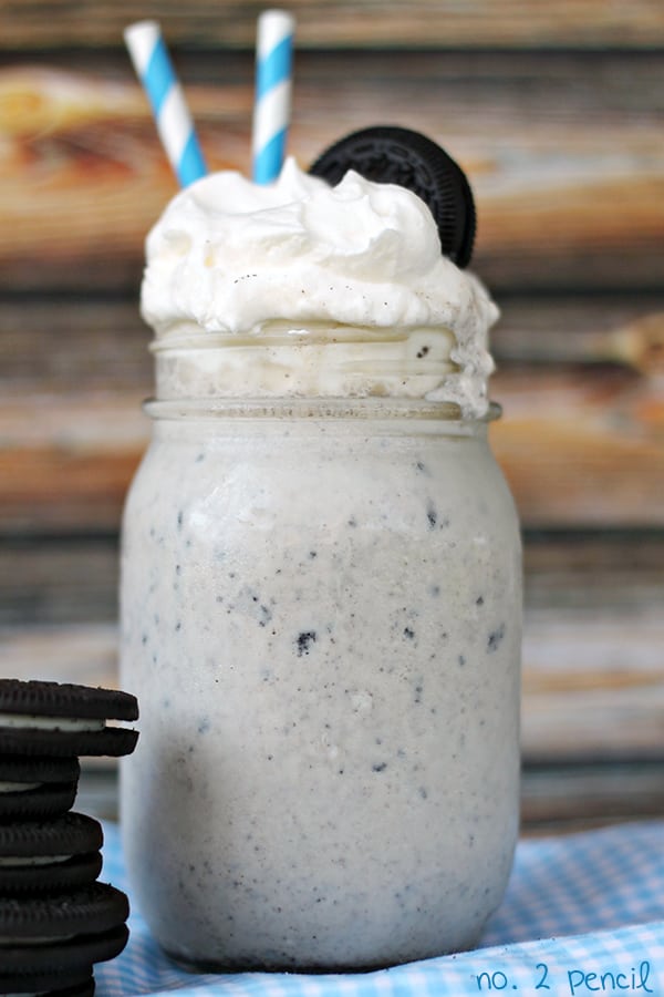 Oreo Milkshake - all the cookies and cream flavor and just 1/3 of the calories!
