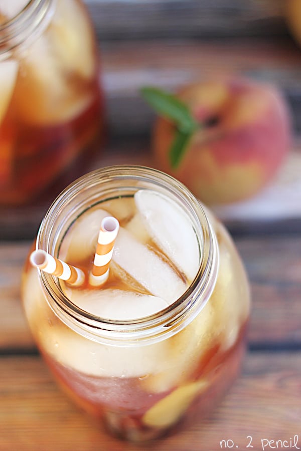Easy Homemade Peach Iced Tea