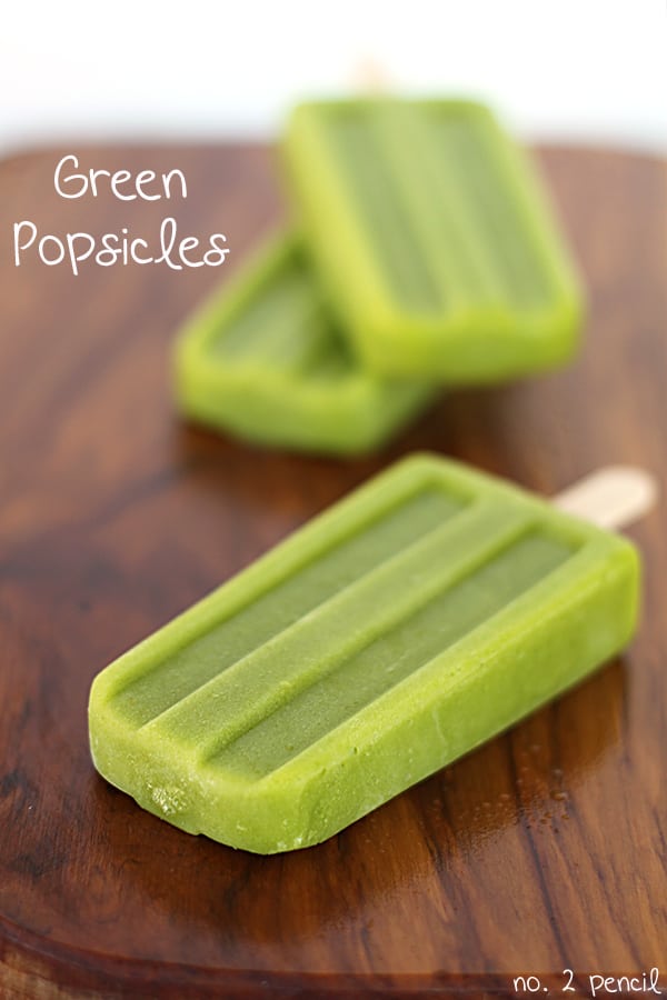 Green Popsicles - fruity frozen popsicles packed with healthy baby spinach! 