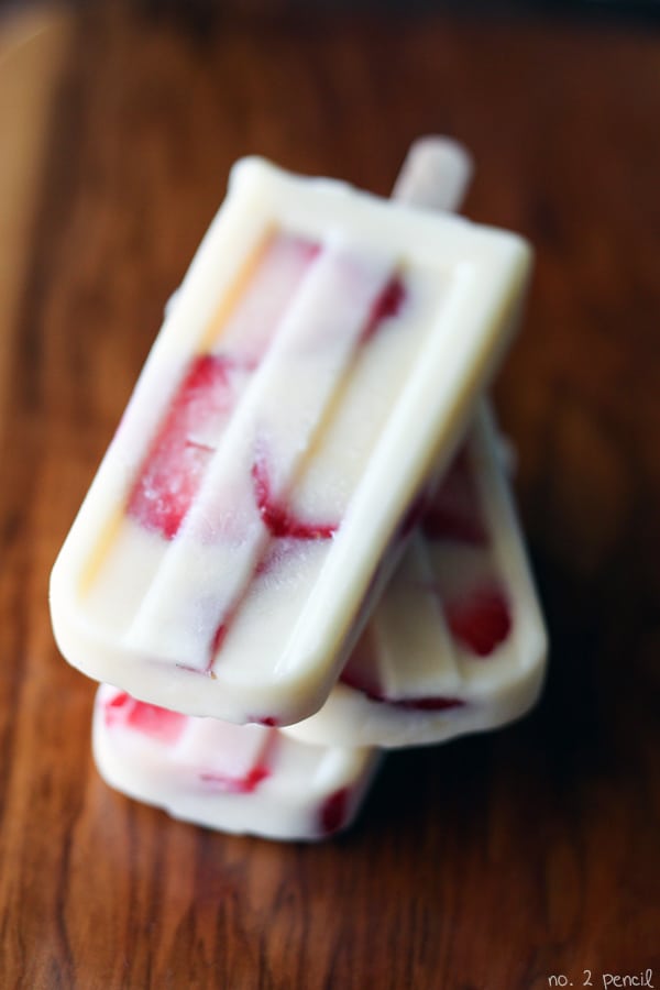 Strawberry Cheesecake Pudding Pops 