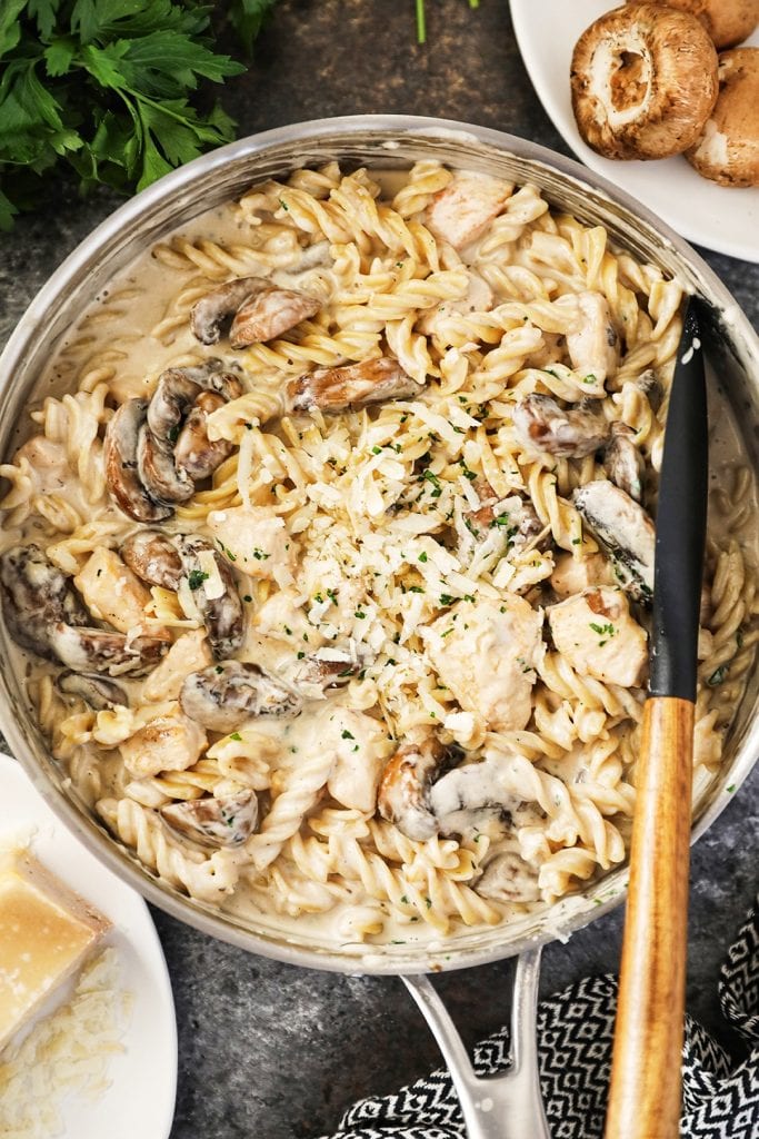 One Pot Chicken and Mushrooms Alfredo Recipe 