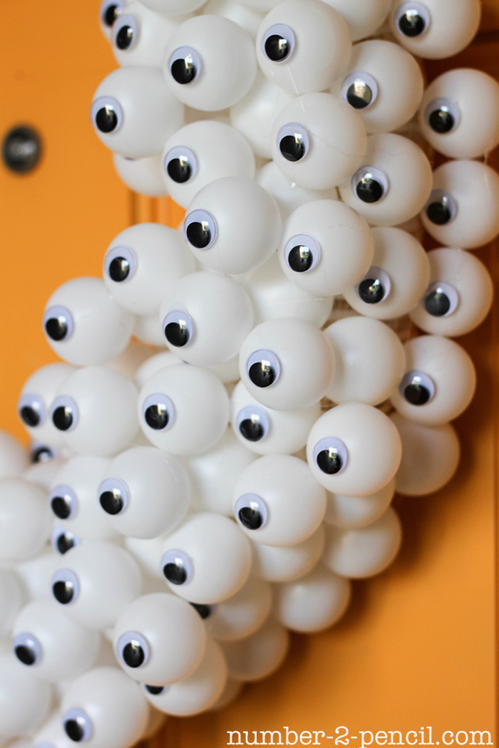 DIY Giant Googly Eyes - How to make a great Halloween Decoration  Easy diy  halloween, Homemade halloween decorations, Easy diy halloween decorations