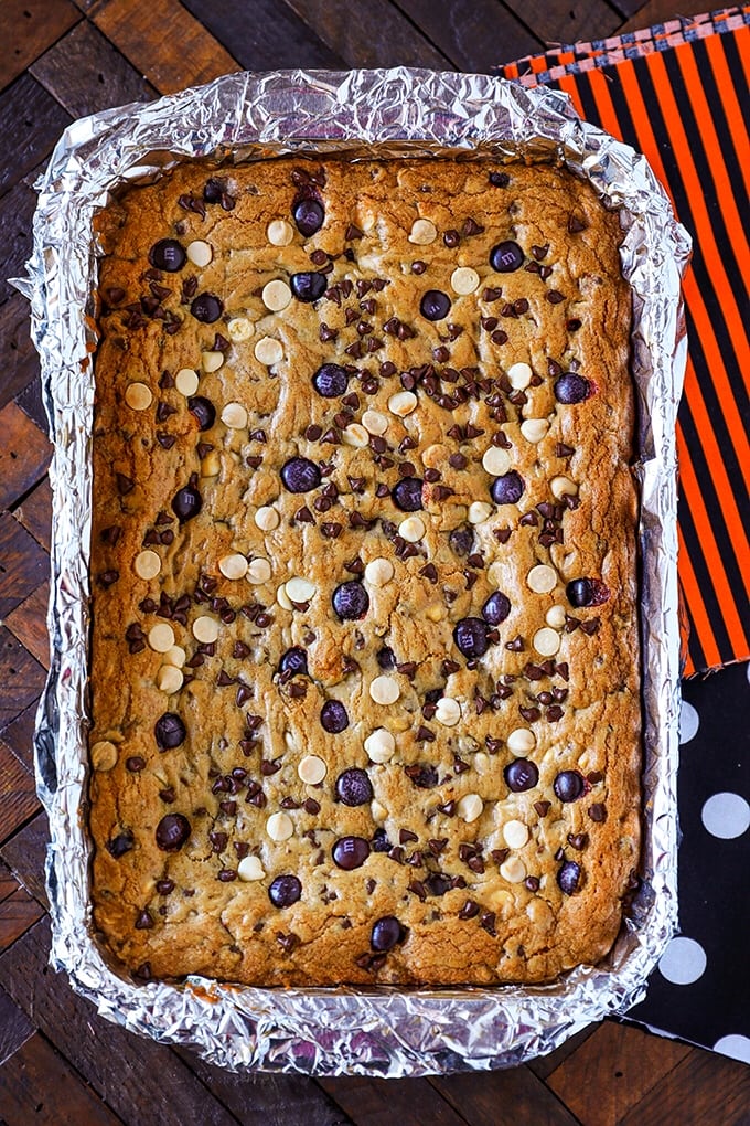 M&M's Halloween Cookie Bar Recipe