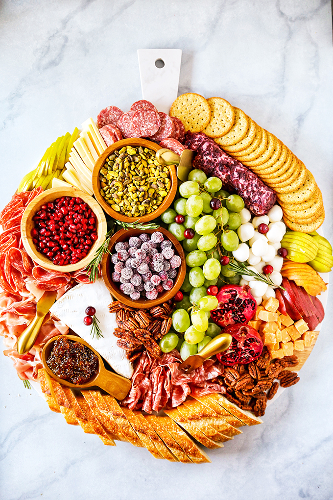 Christmas Charcuterie Board - easy holiday appetizer idea! 