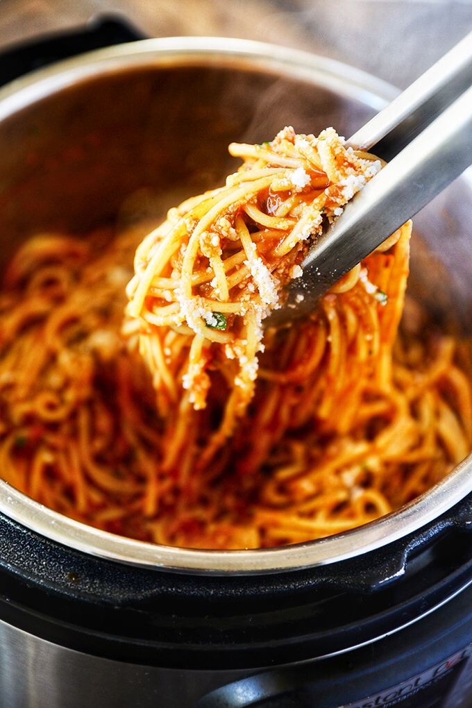Instant Pot Spaghetti - an easy one-pot dinner idea!