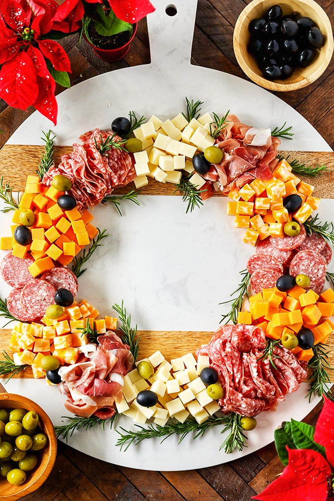 Christmas Wreath Shaped Charcuterie Board - this easy and festive charcuterie board is perfect for the holidays!