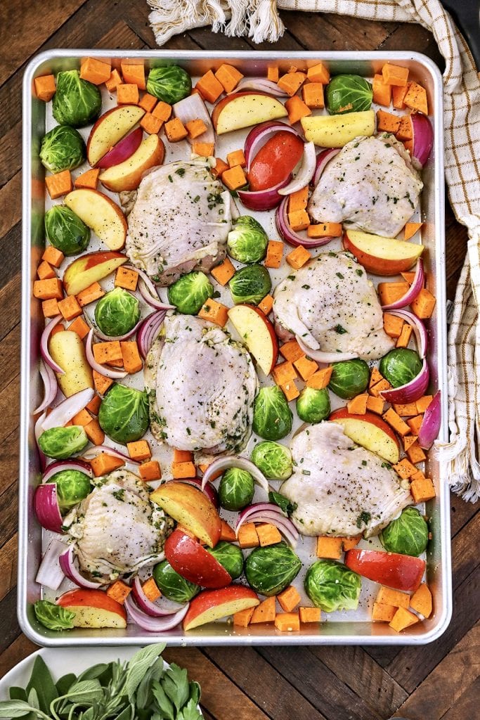 Chicken Thighs with Apples and Vegetables